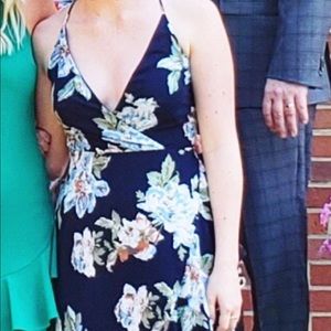 Blue floral dress worn once! In perfect condition. Size XS